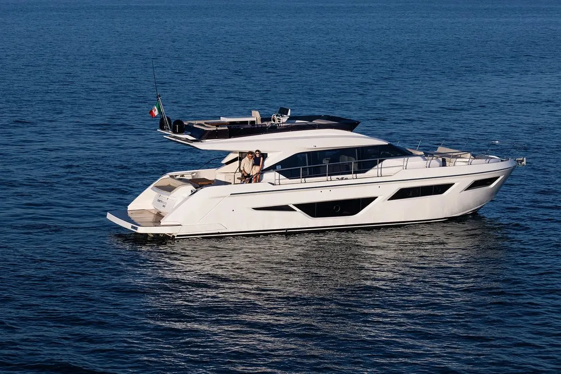 Яхта Ferretti 580