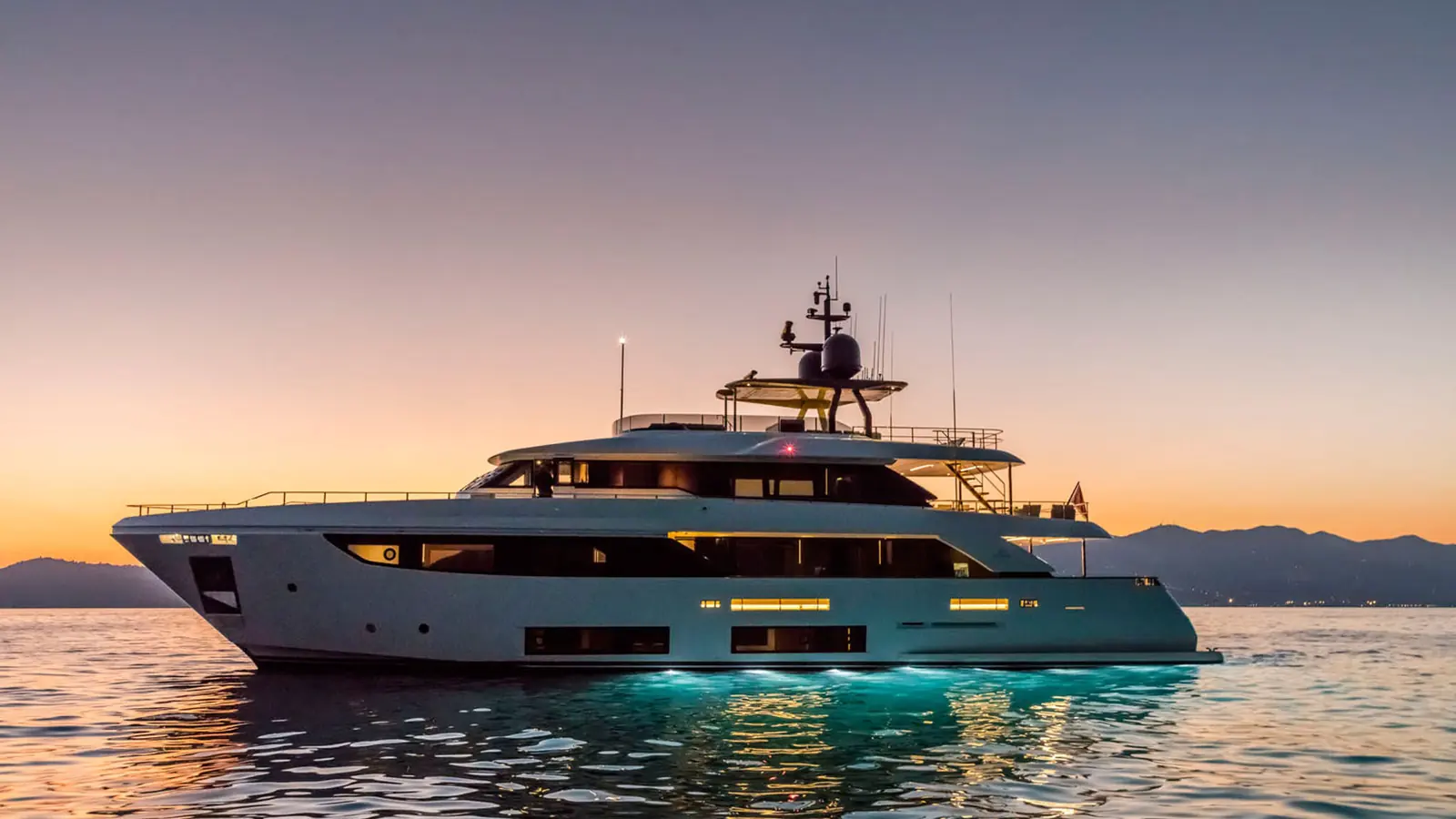 Custom Line Navetta 33 — фото 7