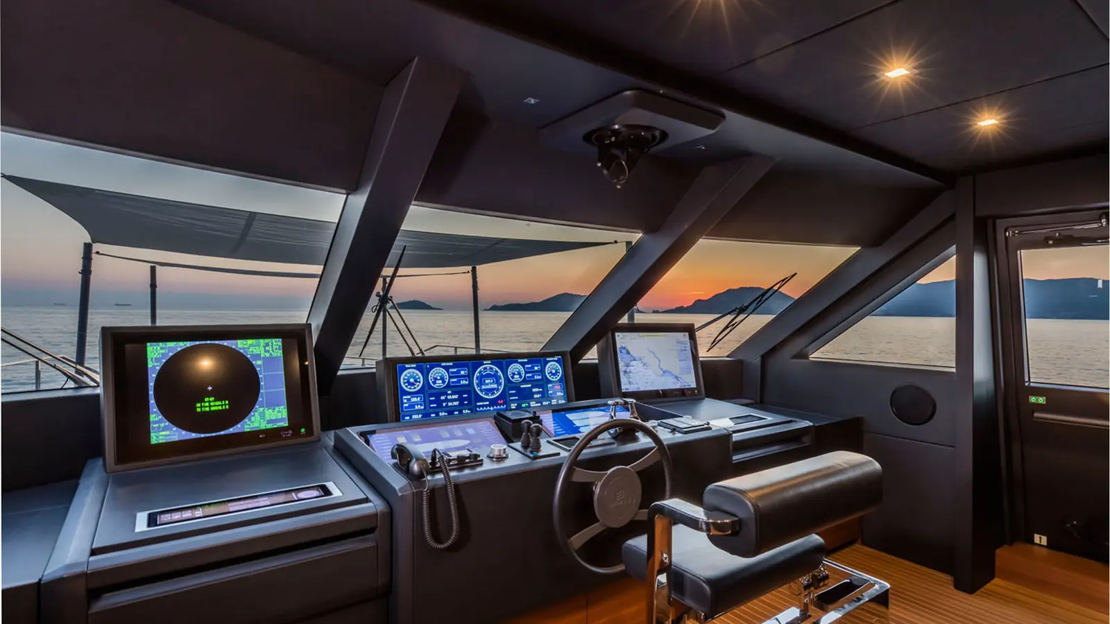 Custom Line Navetta 33 — фото 13