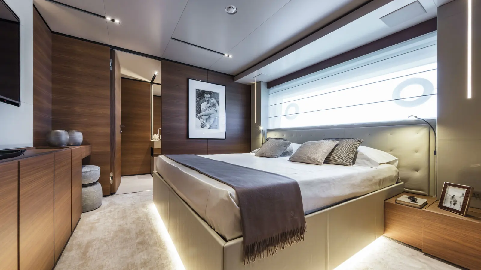 Custom Line Navetta 33 — фото 19