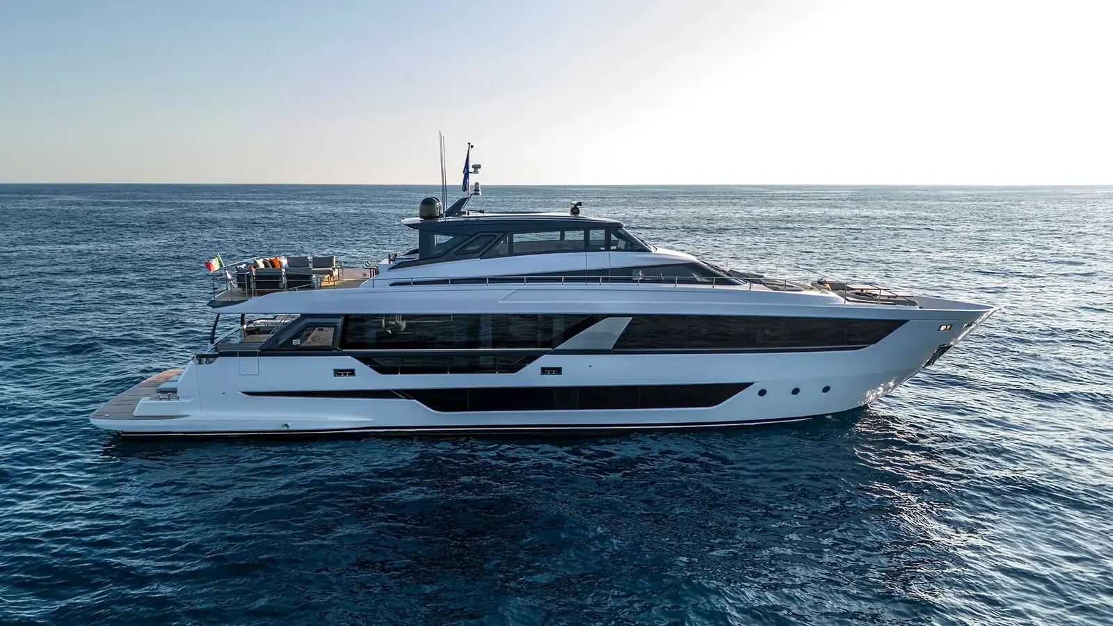 Ferretti Yachts 1000 Skydeck — фото 3