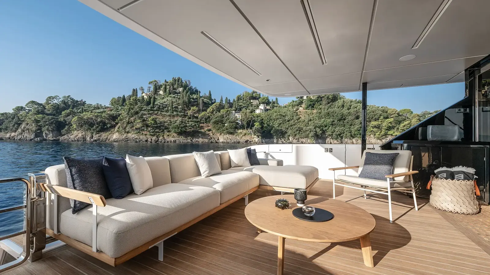 Ferretti Yachts Infynito 80 — фото 8
