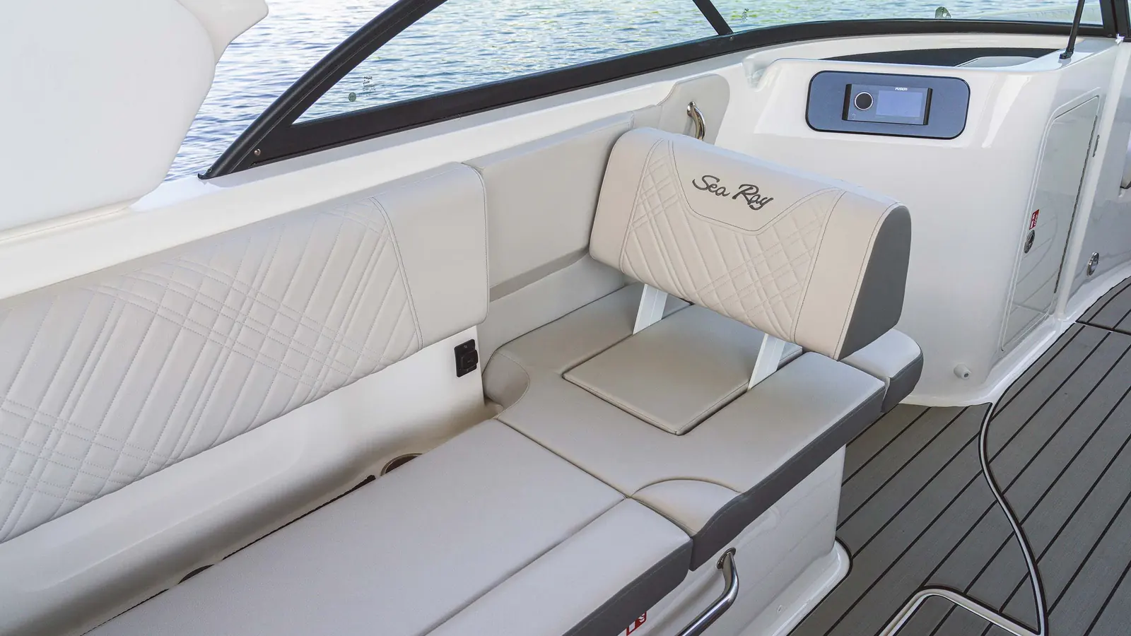 Sea Ray SDX 230 Outboard — фото 12