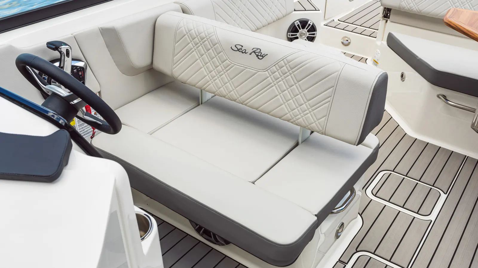 Sea Ray SDX 250 — фото 18