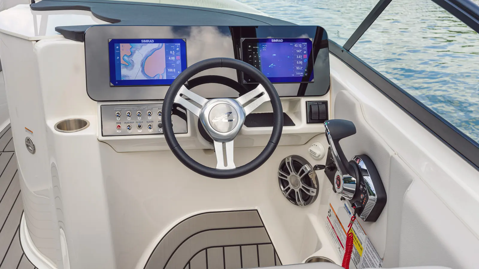 Sea Ray SDX 250 Outboard — фото 15