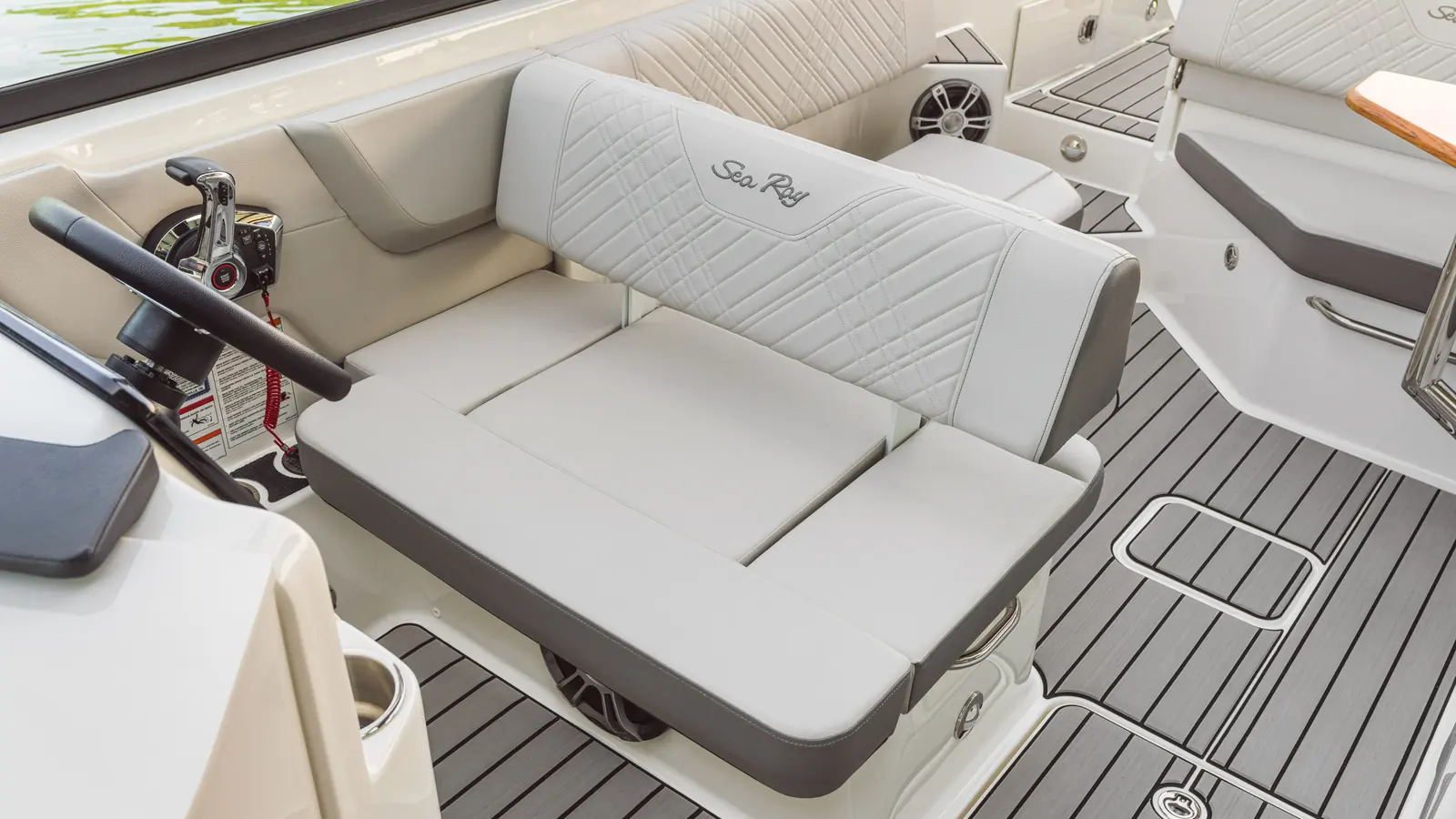 Sea Ray SDX 270 Outboard — фото 10