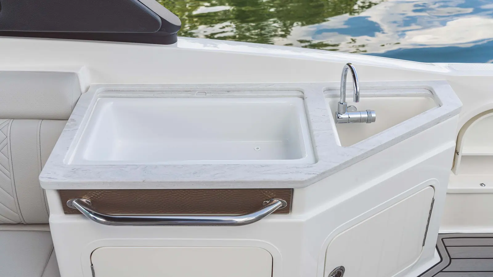Sea Ray SDX 290 Outboard — фото 12