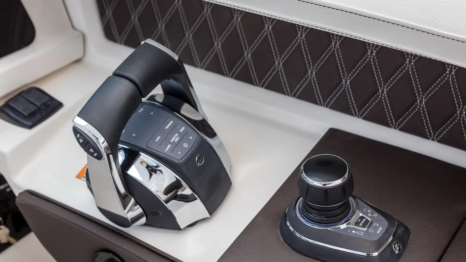 Sea Ray SLX 310 — фото 17