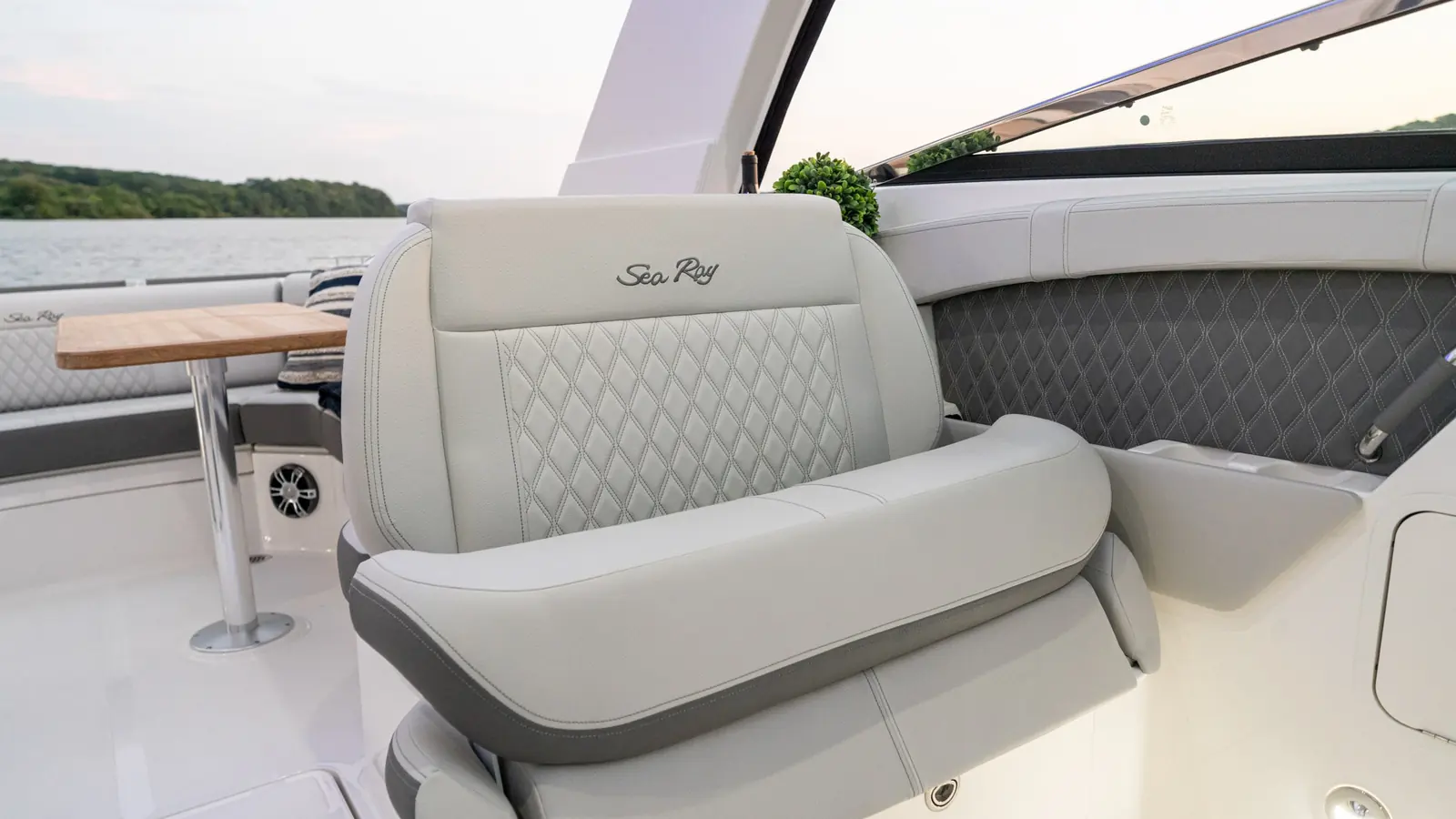 Sea Ray SLX 350 — фото 9