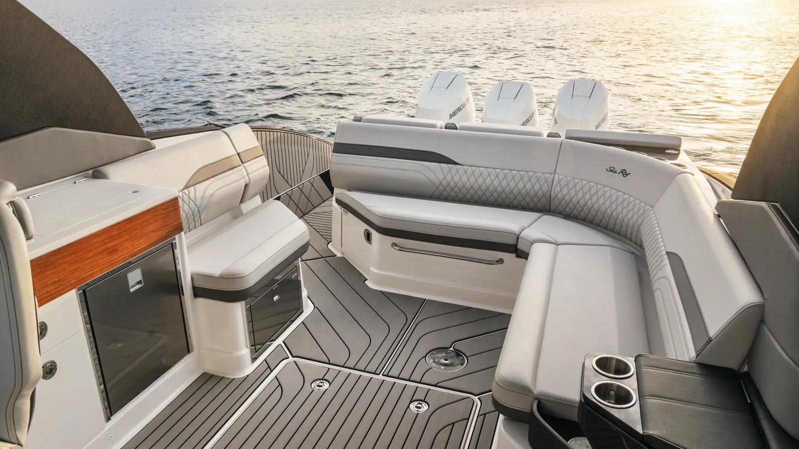 Sea Ray SLX 360 Outboard — фото 10