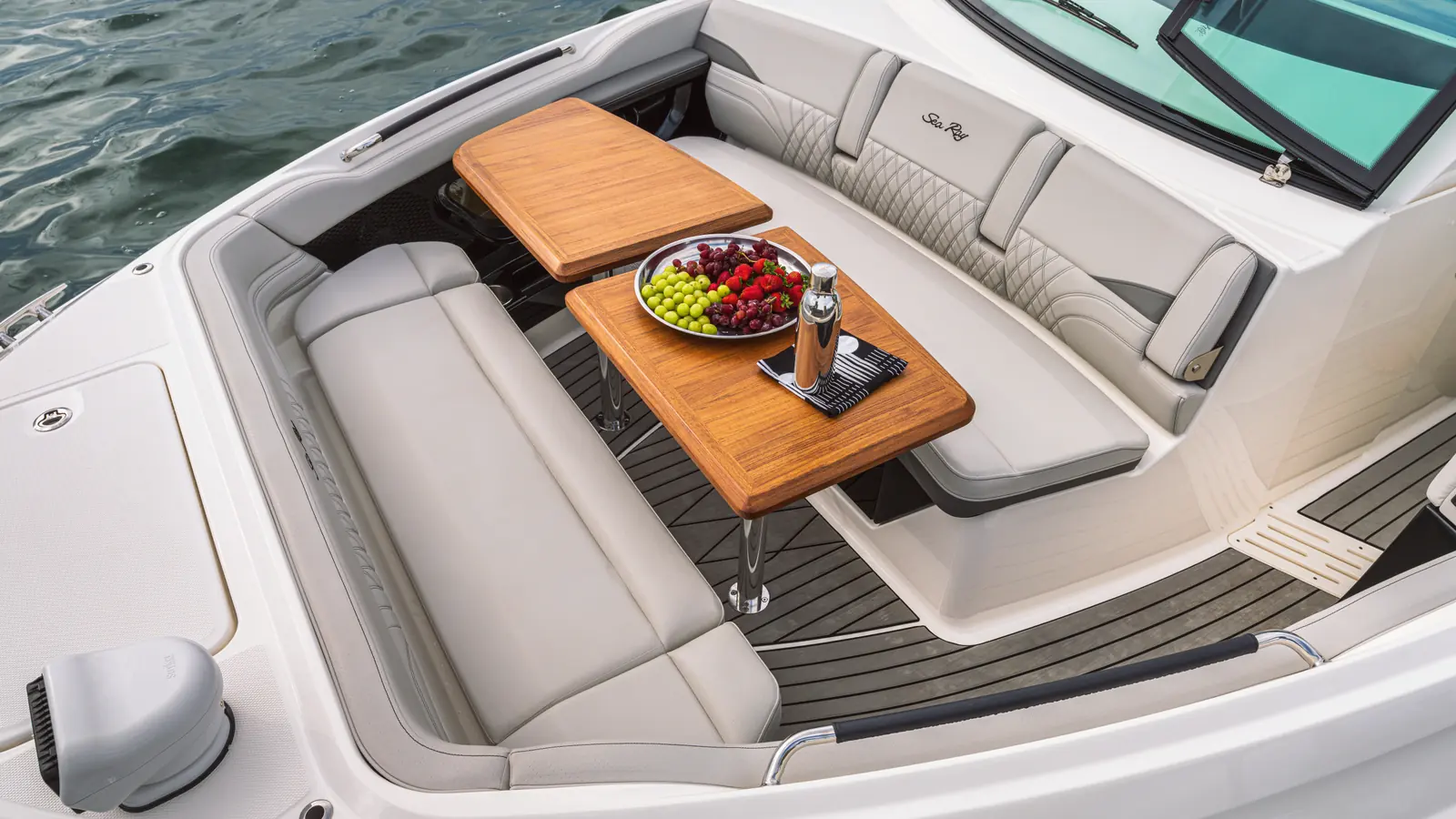 Sea Ray SLX 360 Outboard — фото 14