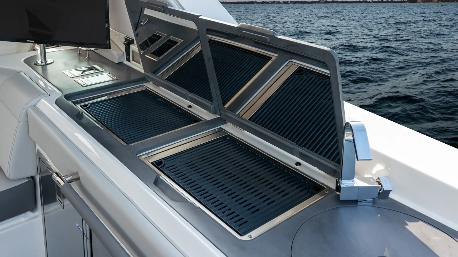 Sea Ray SLX 400 — фото 19