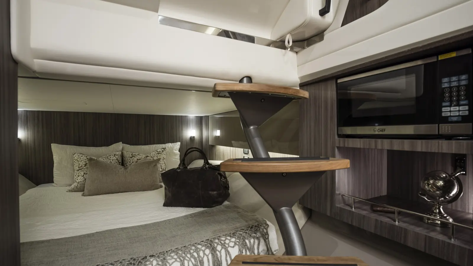 Sea Ray SLX 400 Outboard — фото 15