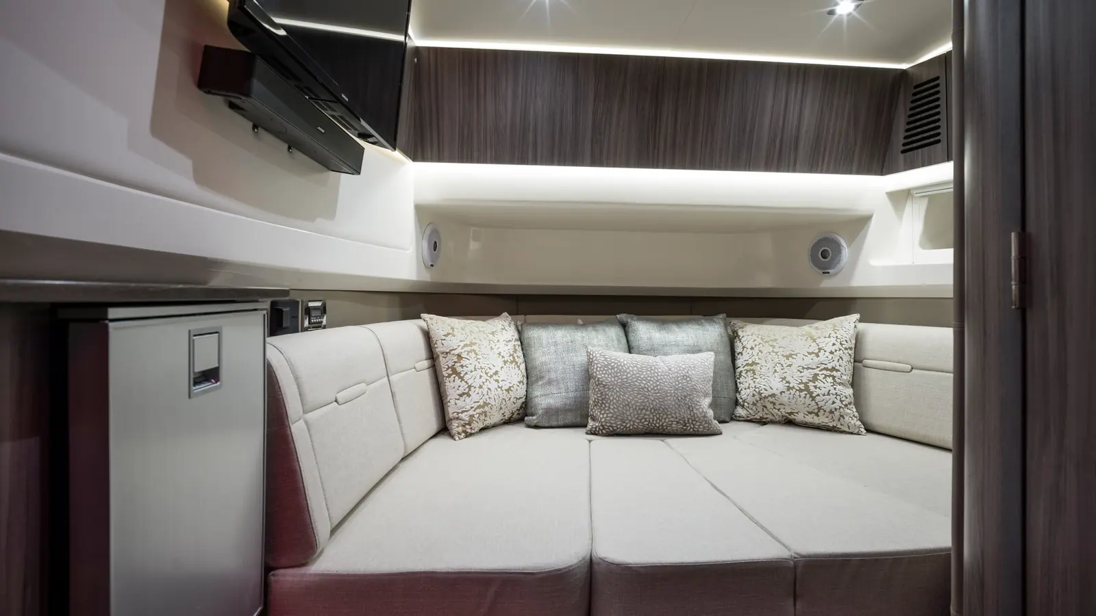 Sea Ray SLX 400 Outboard — фото 16