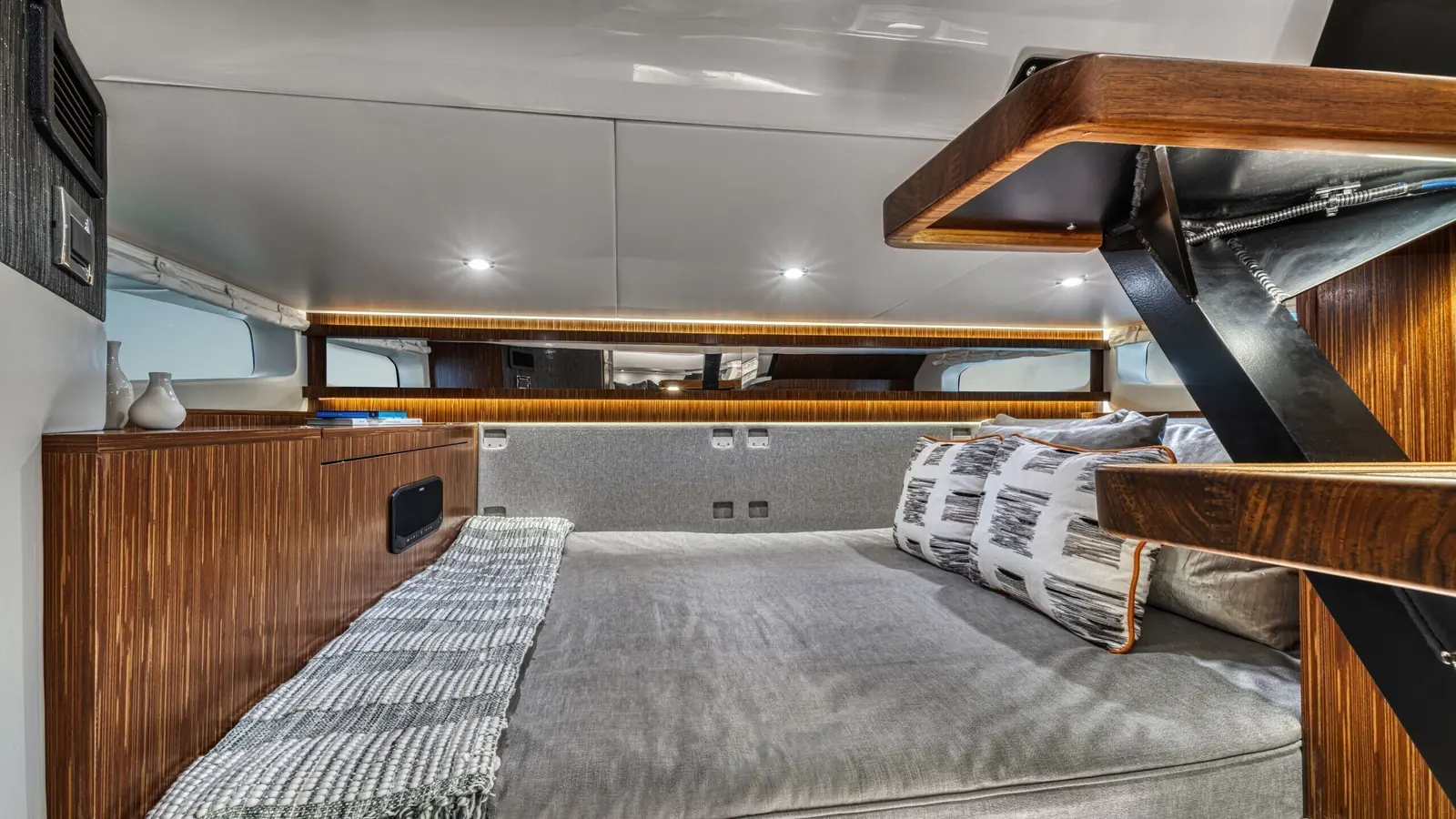 Sea Ray Sundancer 370 — фото 17