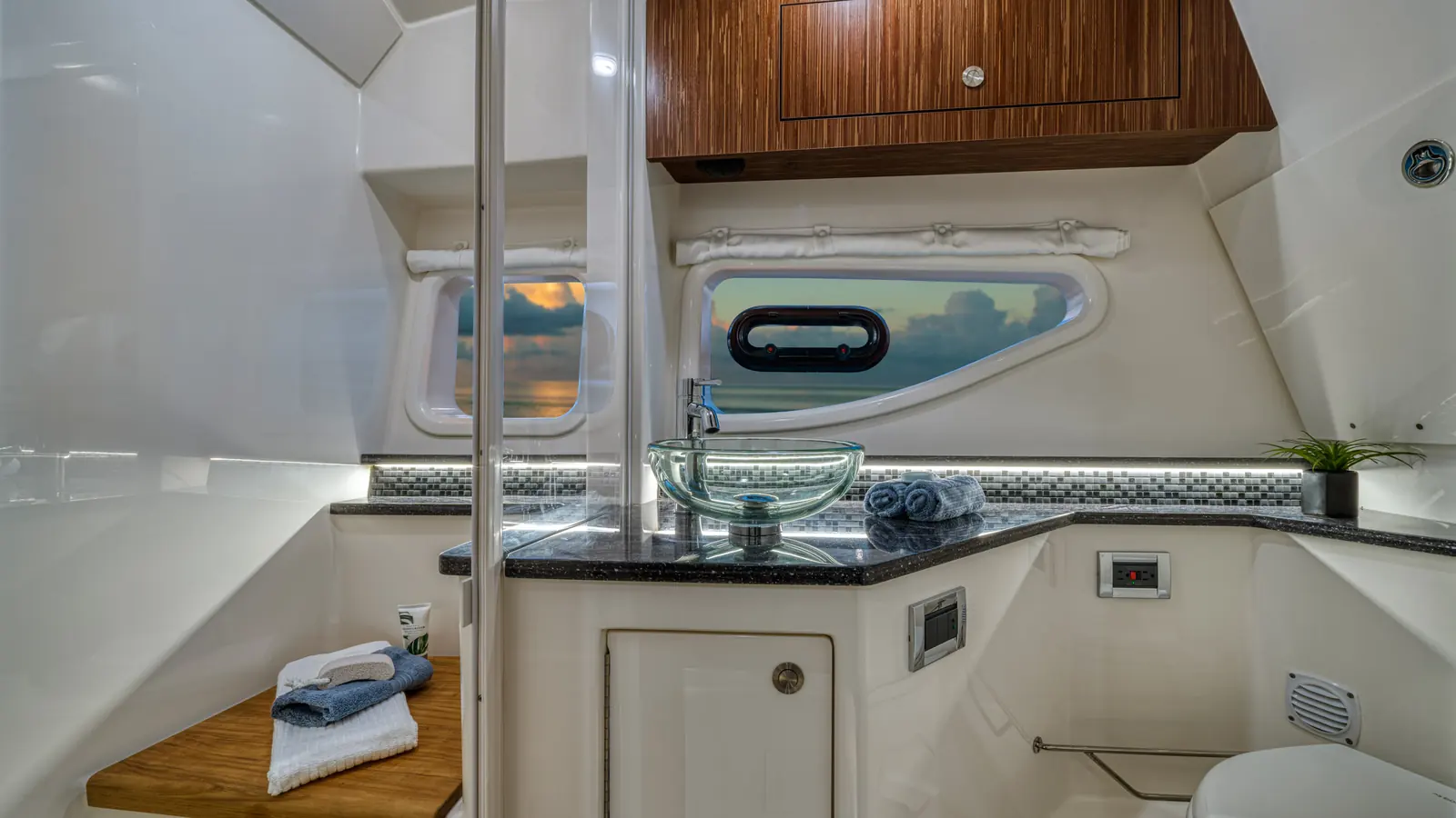 Sea Ray Sundancer 370 — фото 18