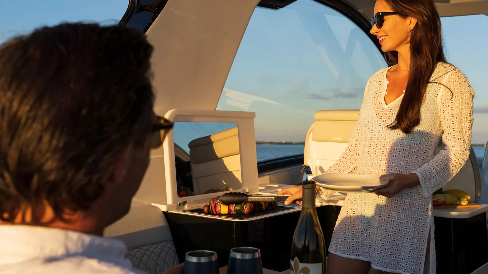 Sea Ray Sundancer 370 Outboard — фото 11