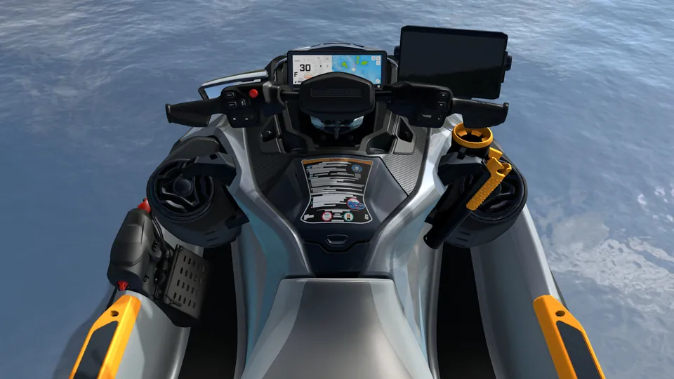 Sea-Doo FishPro Trophy 170 2027, Shark Grey / Orange Crush, место водителя
