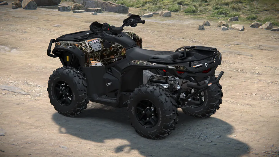 Can-Am Outlander PRO XT 2027 в камуфляже Dark Wildland Camo, вид спереди слева, лебёдка на переднем бампере