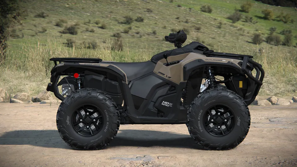 Can-Am Outlander PRO XT 2027, Sandstone, вид сбоку
