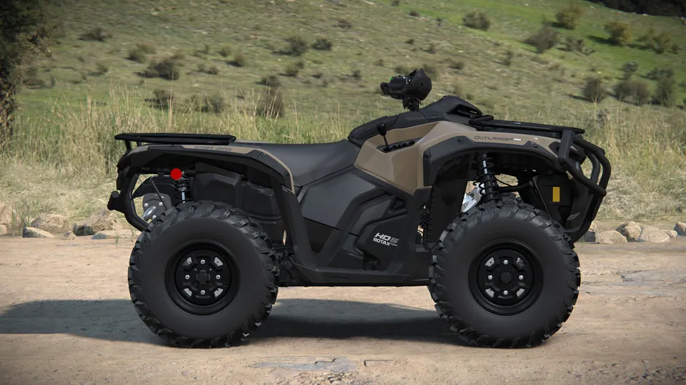 Can-Am Outlander PRO S 2027, Sandstone, вид сбоку