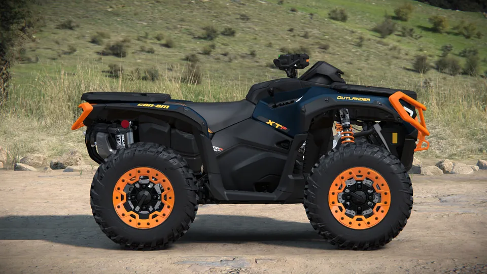 Can-Am Outlander XT-P 2027, Dusty Navy & Orange Crush, вид сбоку