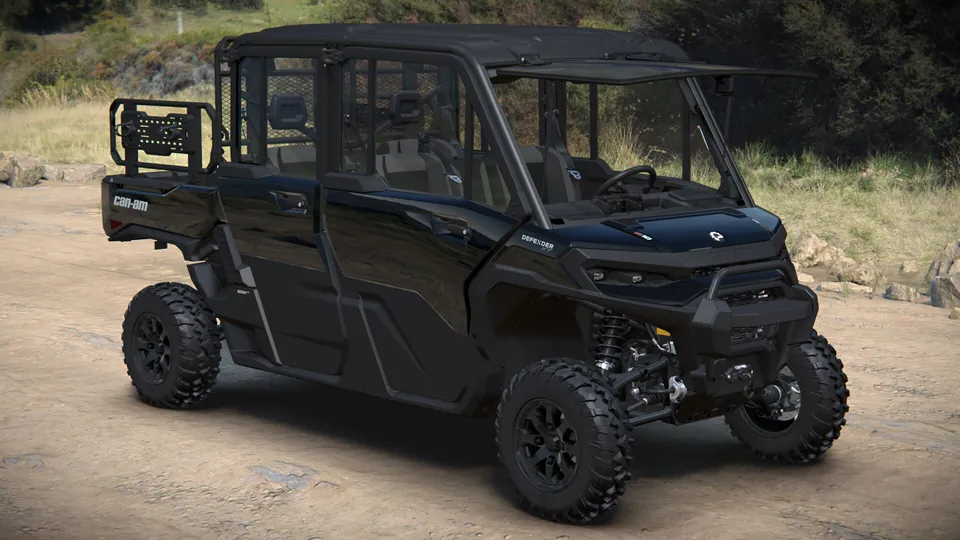 Can-Am Defender XU MAX XT CAB 2027, Stealth Black, вид спереди справа