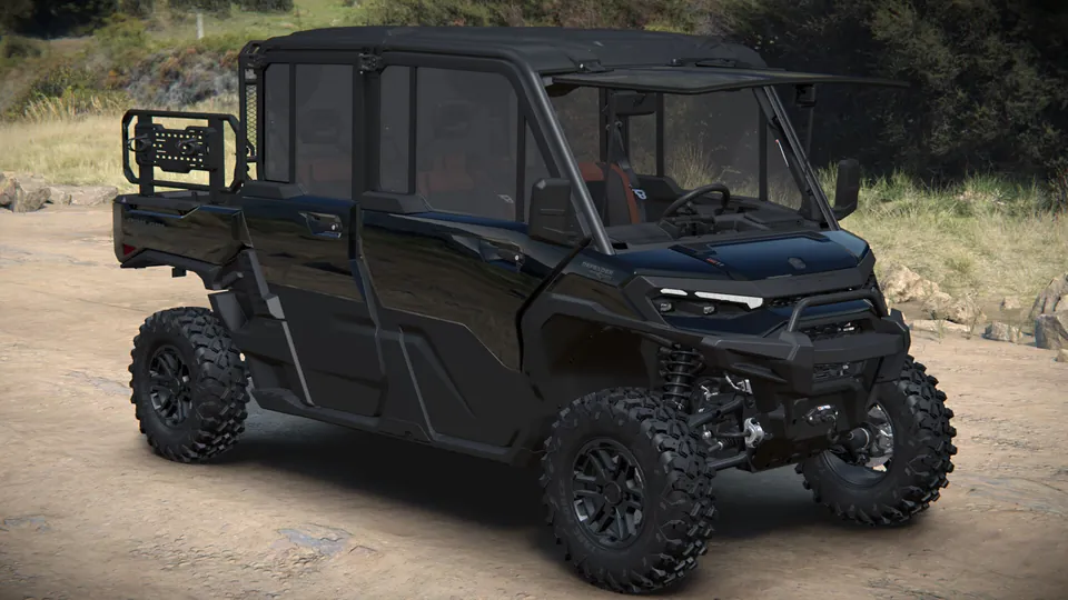 Can-Am Defender XU MAX Lone Star CAB 2027, Stealth Black, вид спереди справа