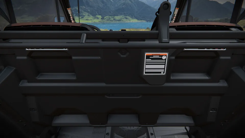 Can-Am Defender XU MAX Lone Star CAB 2027, Stealth Black, место водителя