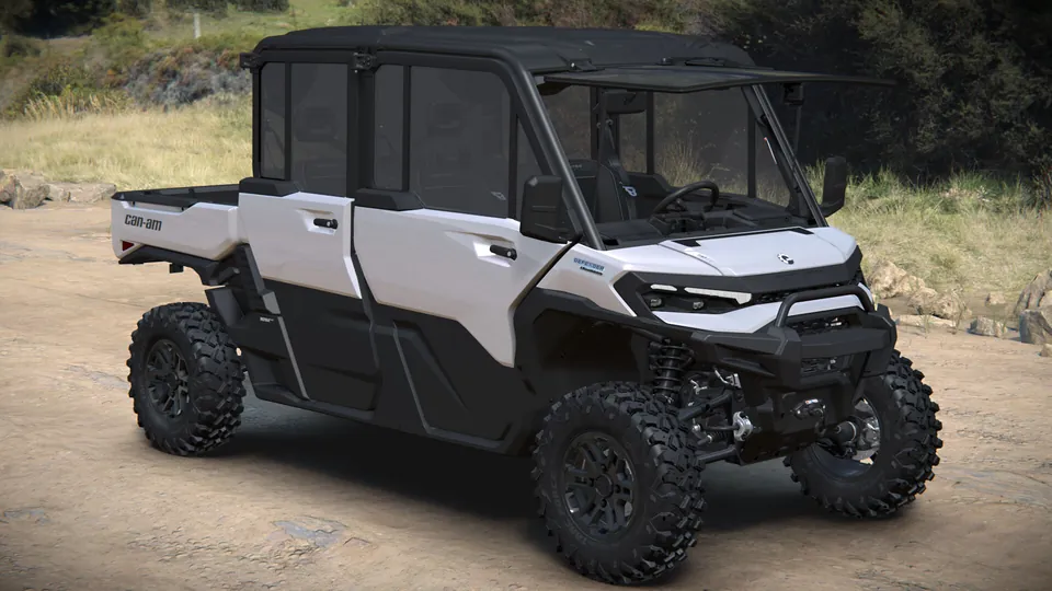 Can-Am Defender MAX Limited 2027, Hybrid White, вид спереди справа
