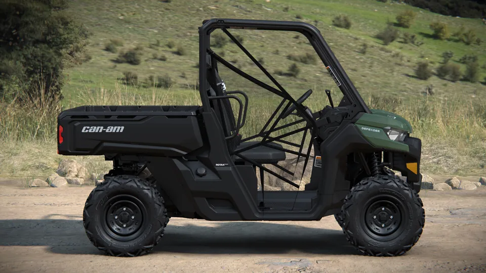 Can-Am Defender HD7 2027, Compass Green, вид сбоку