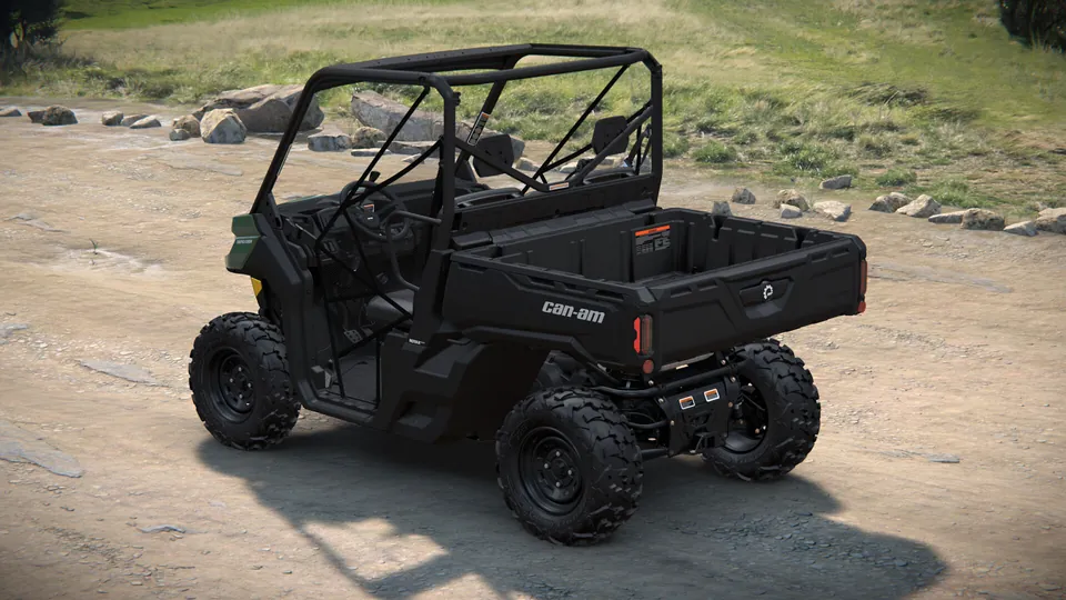 Can-Am Defender HD7 2027, Compass Green, вид сзади слева