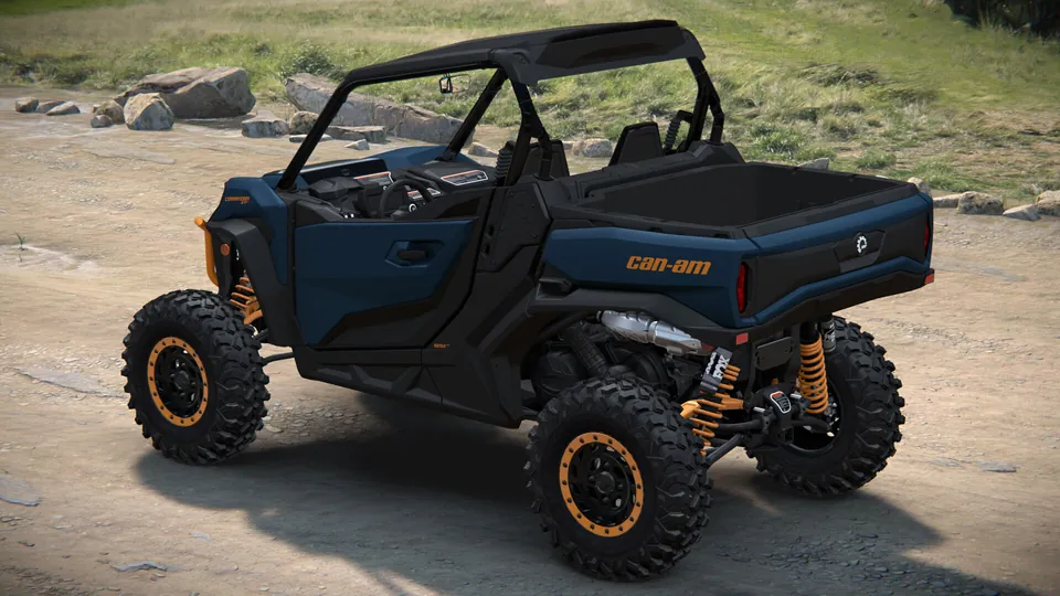 Can-Am Commander XT-P 2027, Dusty Navy & Orange Crush, вид сзади слева