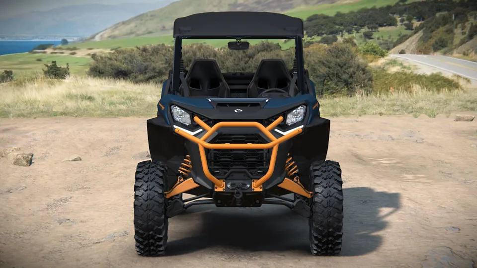 Can-Am Commander XT-P 2027, Dusty Navy & Orange Crush, вид спереди