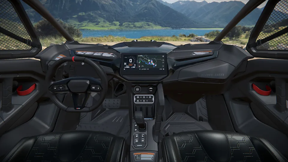 Can-Am Maverick R MAX X rs 2027, Triple Black, место водителя