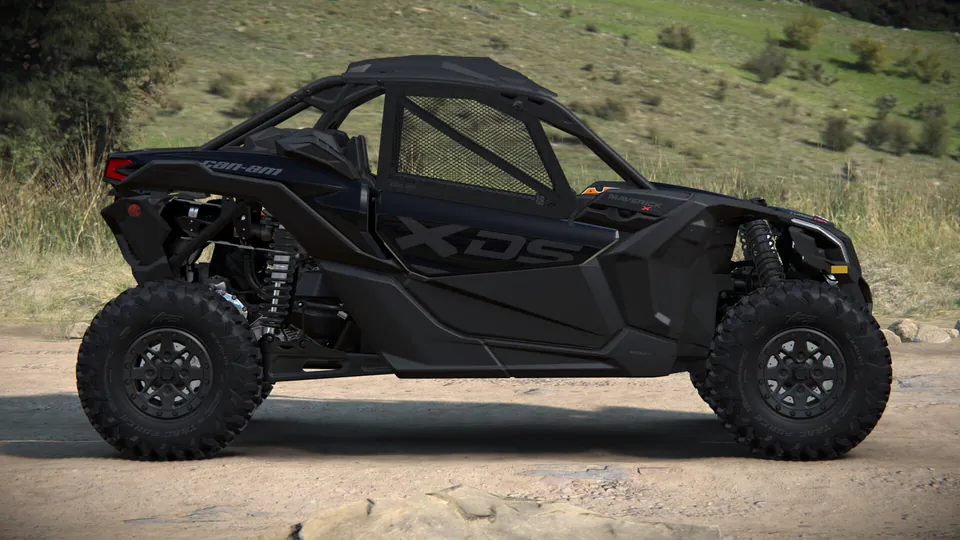 Can-Am Maverick X3 X ds 2027, Triple Black, вид сбоку