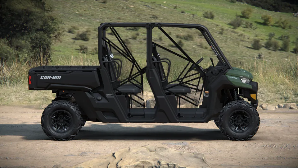 Can-Am Defender MAX DPS 2027, Compass Green, вид сбоку