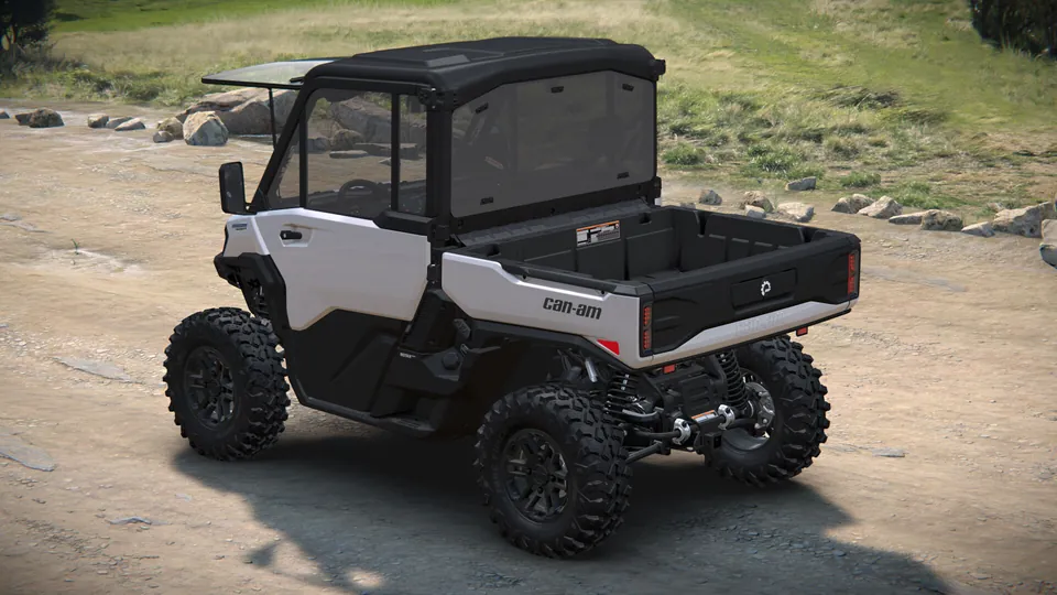 Can-Am Defender Limited 2027, Hybrid White, вид сзади слева