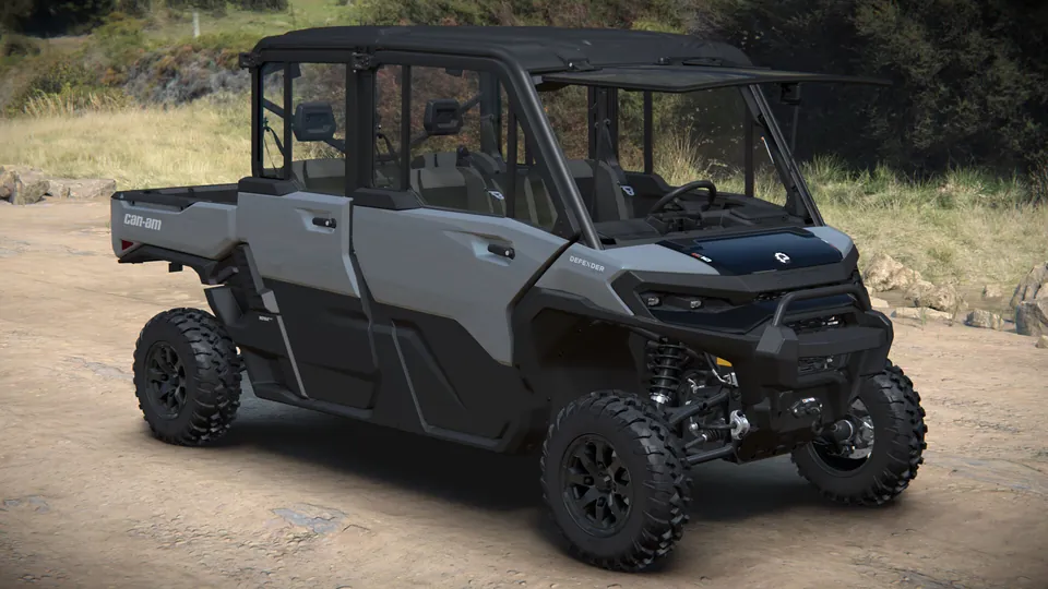 Can-Am Defender MAX XT CAB 2027, Dolomite Grey, вид спереди справа