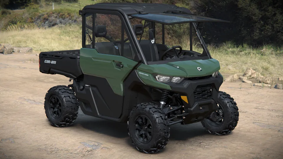 Can-Am Defender DPS CAB 2027, Compass Green, вид спереди справа