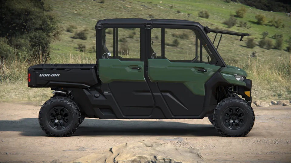 Can-Am Defender MAX DPS CAB HD10 2027, Compass Green, вид сбоку