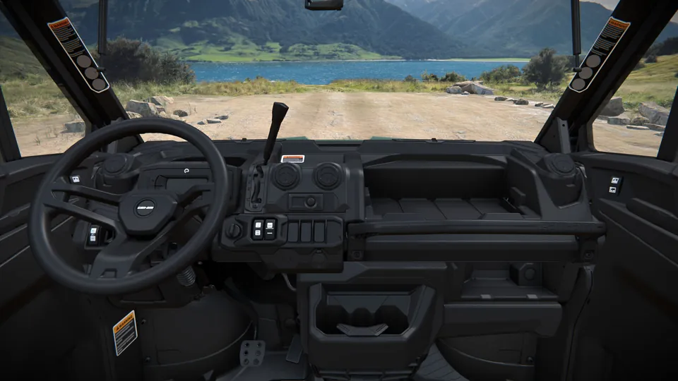 Can-Am Defender MAX DPS CAB HD10 2027, Compass Green, место водителя