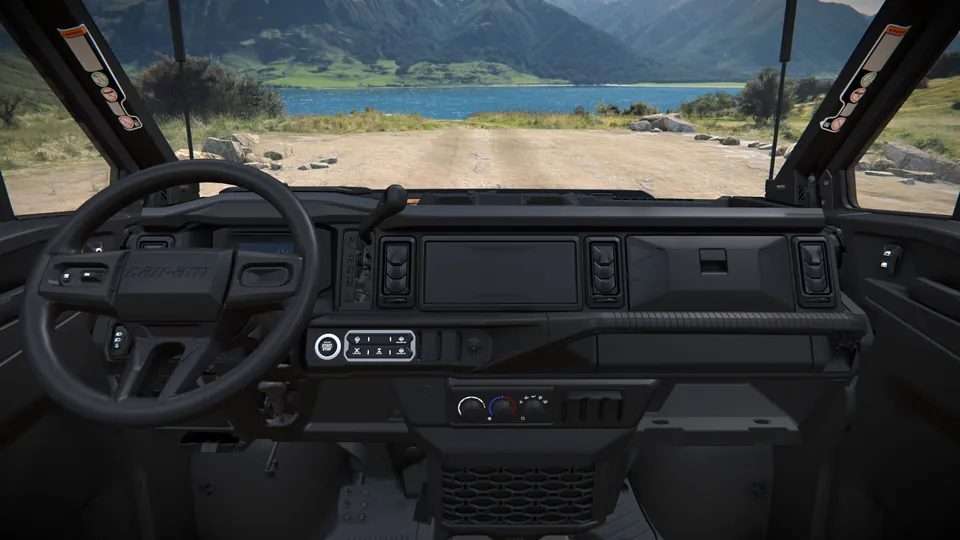 Can-Am Defender XU XT CAB 2027, Stealth Black, место водителя