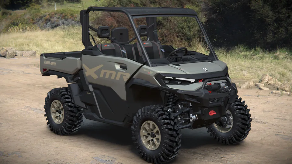 Can-Am Defender X mr с полудверями 2027, Loft Green Satin, вид спереди справа
