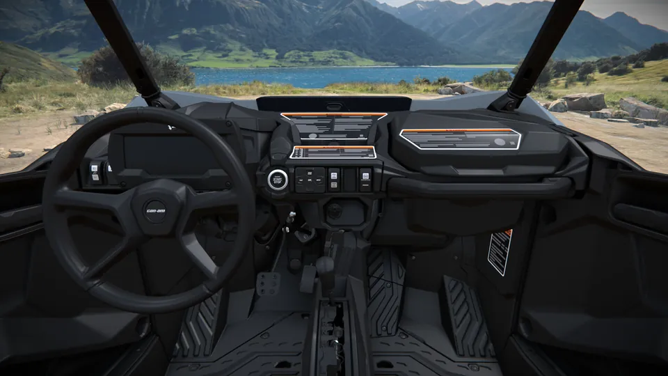 Can-Am Commander XT 2027, Dolomite Grey, место водителя