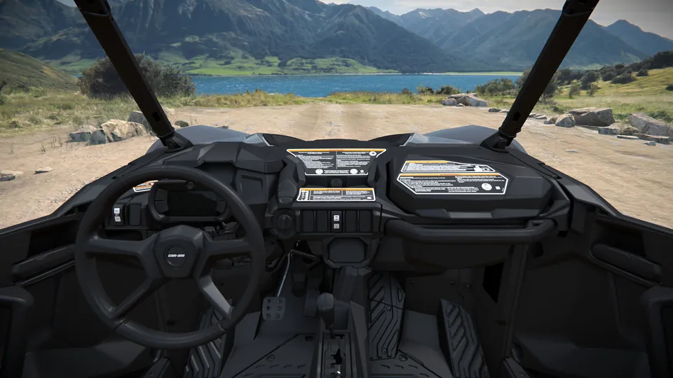 Can-Am Maverick Sport MAX X 2027, Granite Grey, место водителя