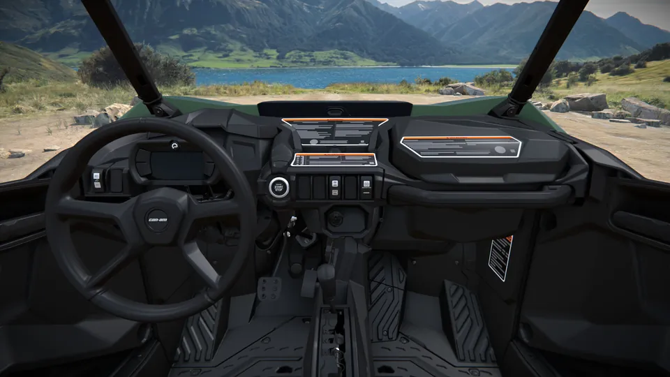 Can-Am Commander DPS 2027, Compass Green, место водителя