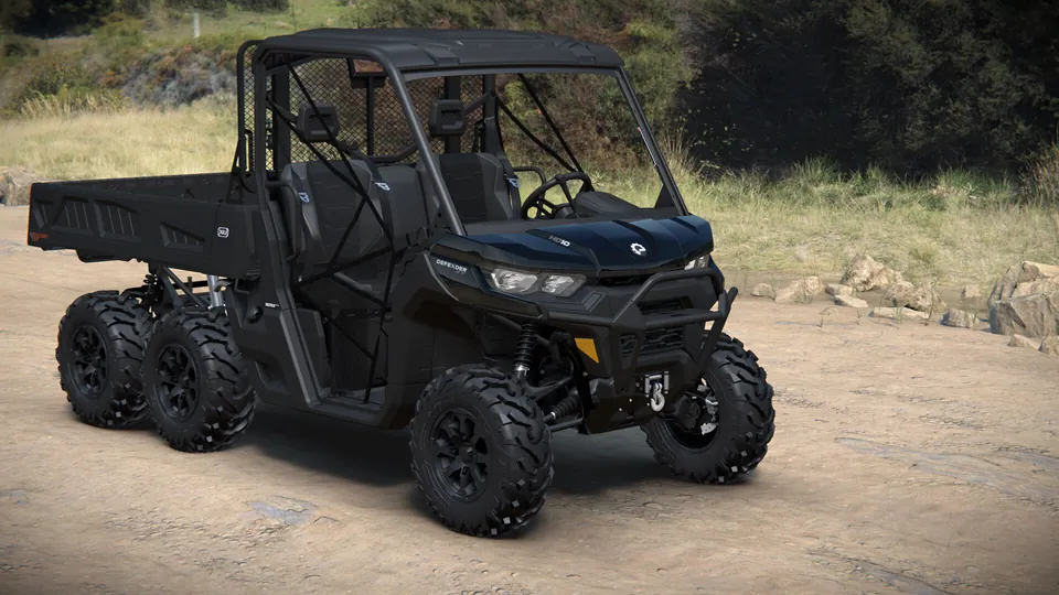 Can-Am Defender XU 6x6 XT 2027, Stealth Black, вид спереди справа