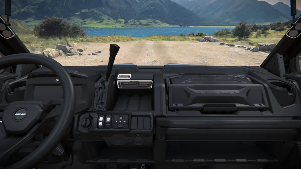 Can-Am Defender XU 6x6 Limited 2027, Dolomite Grey, место водителя