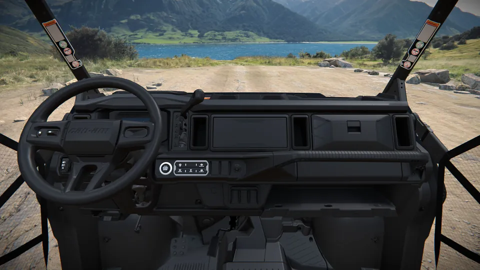 Can-Am Defender XU MAX XT 2027, Stealth Black, место водителя